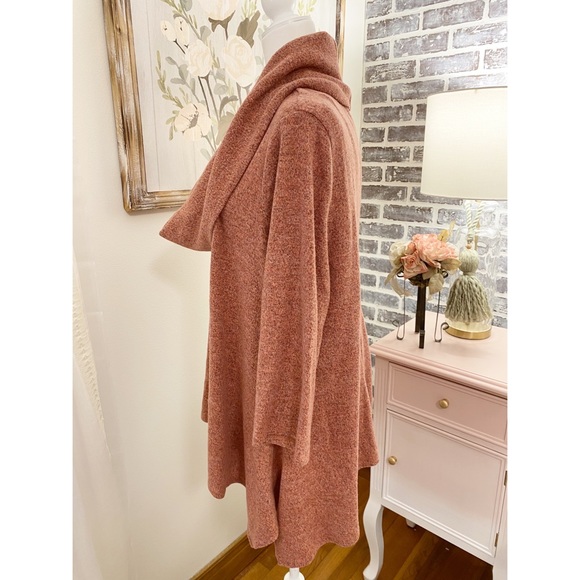 NWOT {New Direction} Top - Picture 3 of 7